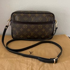 🖤 👜 Louis Vuitton Monogram Custom Camera Bag with added Black Strap -Tan & Black